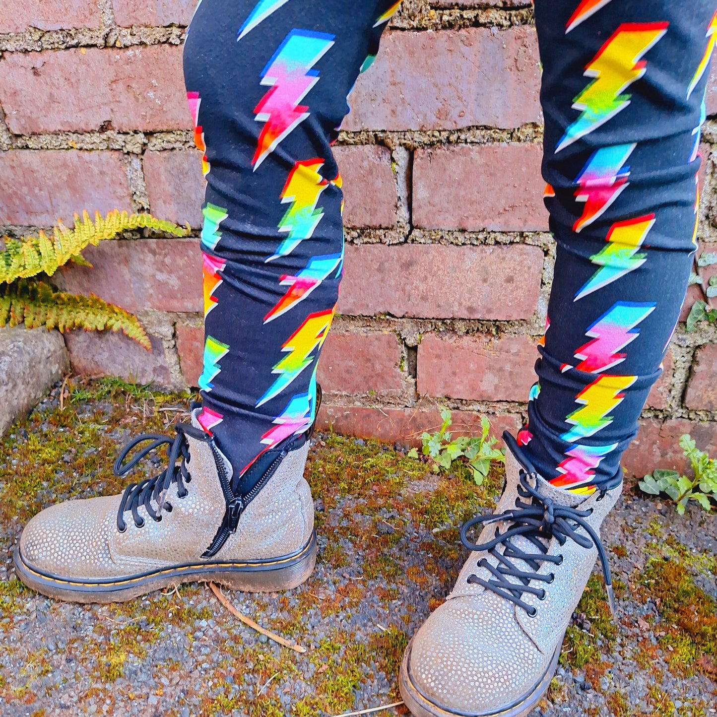 Rainbow lightning bolt children's hemmed leggings
